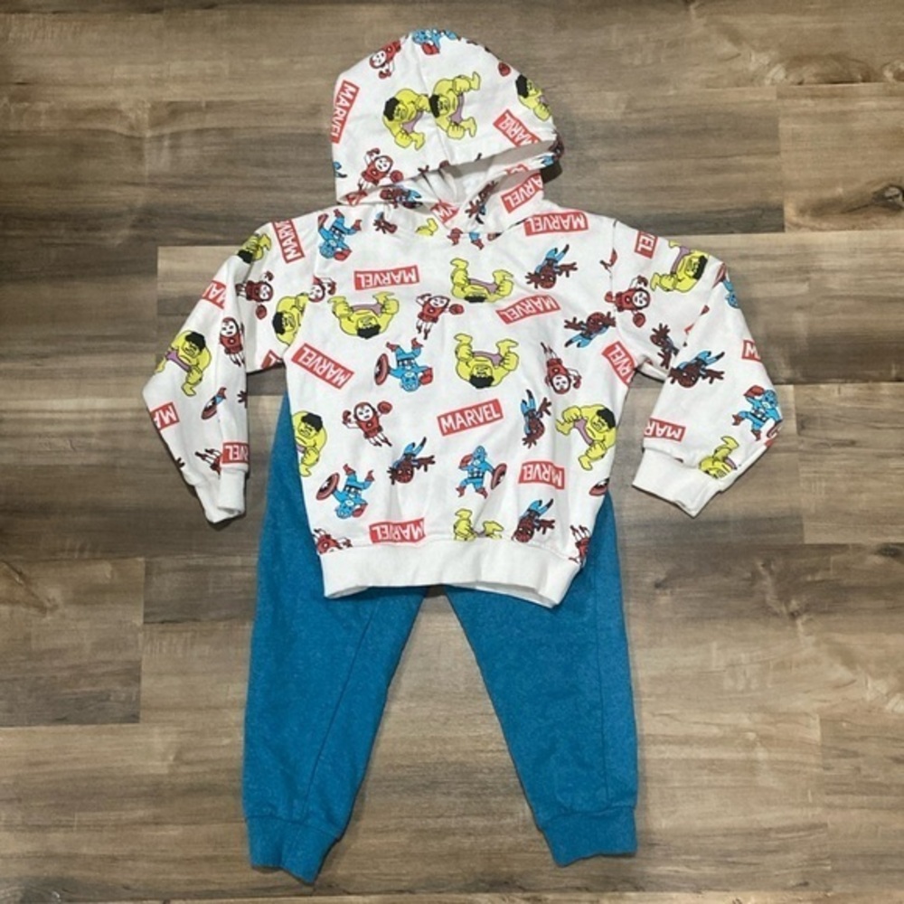 NWOT Marvel Hoodie and Sweatpants